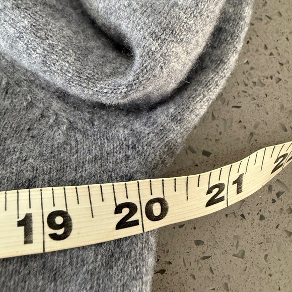 Elegant Gray Women's Turtleneck Sweater Merino Wool - Picture 5 of 7
